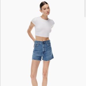 Levis High Loose Shorts. Barely worn. Size 25.